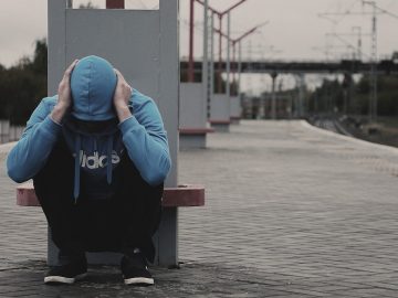 Näme üçin käbir zatlara beter baglanýarys
