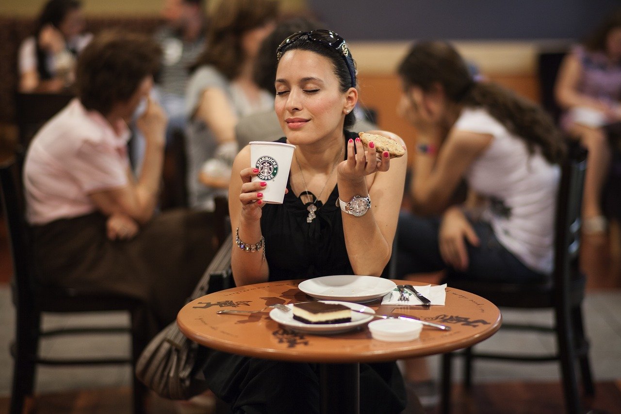 Starbucks näme üçin kofesini köp gowurýar? informasiya gurrun