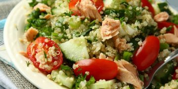 Tuna balykly Kwinoa işdäaçary gurrun tagam