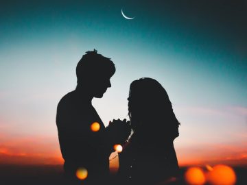 Söýgüliň barada gürrüň ber, biz saňa onuň sen hakdaky pikirlerini aýdaly