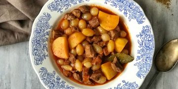 Aňsat Ýahniý (тушеное мясо) resepti (türk lezzetlerinden)