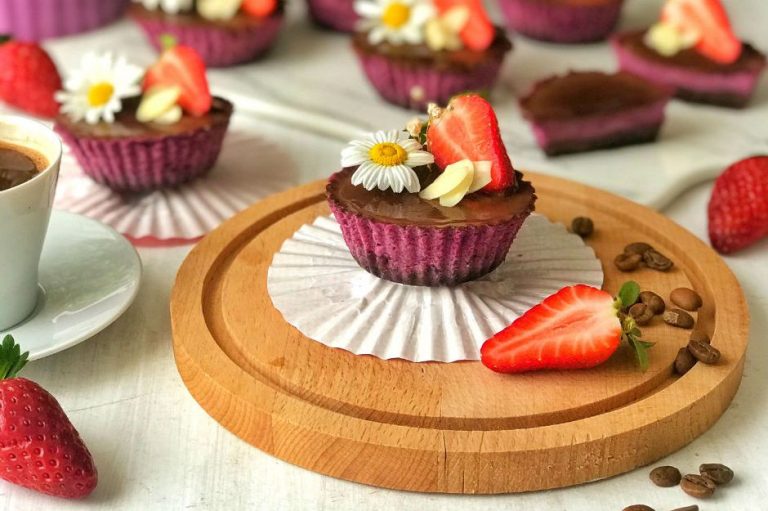 Şokoladly, käşirli mini Cheesecake resepti