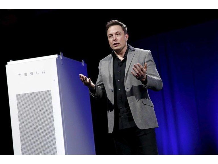 Elon Mask we Bil Geýtsiň arasyndaky dawa